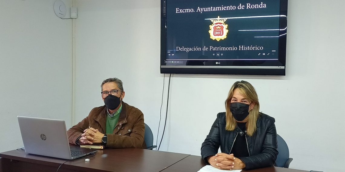 La delegación de Patrimonio Histórico presenta una nueva guía divulgativa sobre las Murallas de Ronda