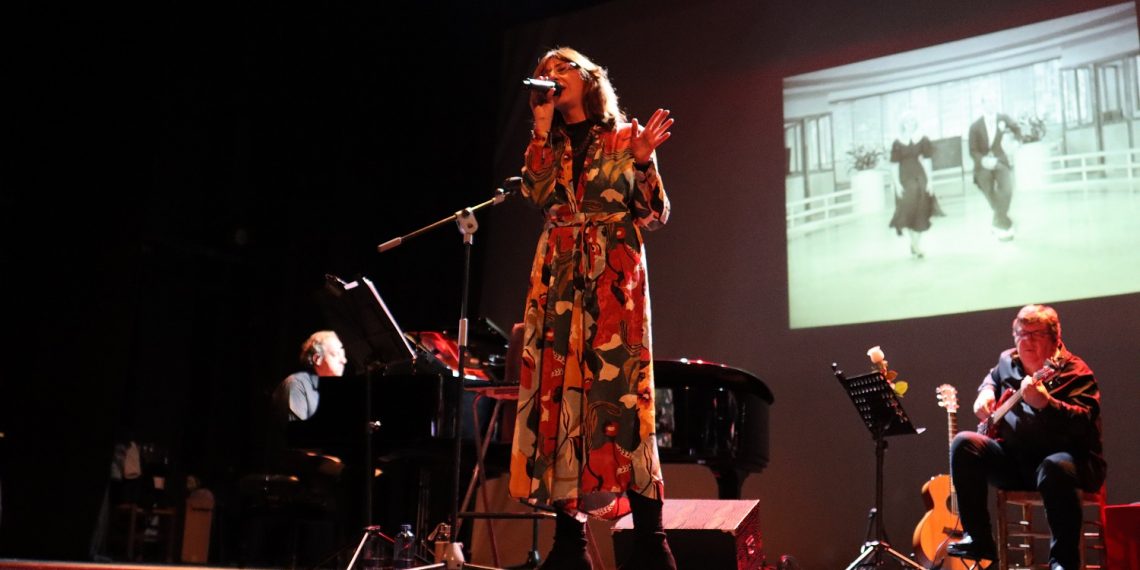 La delegación de Cultura realiza un recorrido por algunas de las canciones más emblemáticas de la historia en ‘Una noche de cine’