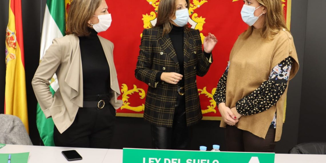 Ronda acoge una reunión para presentar la nueva ley andaluza del suelo a los municipios de la Serranía