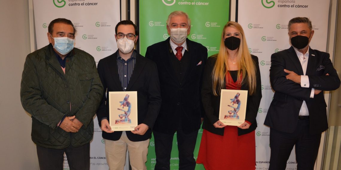 Los médicos rondeños Melisa García y Juan Zafra reciben el apoyo económico de la AECC para investigar sobre el cáncer