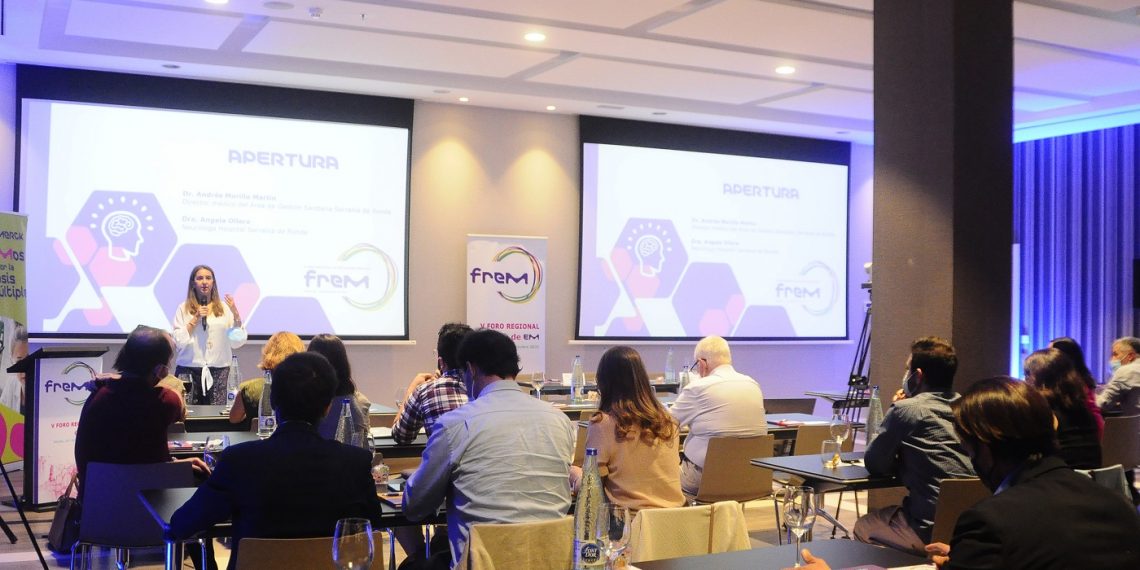 Profesionales sanitarios se reúnen en Ronda para actualizar sus conocimientos en Esclerosis Múltiple