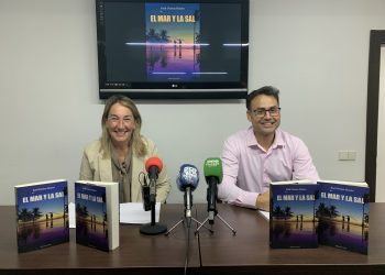 DELEGACIÓN DE CULTURA ORGANIZA LA PRESENTACIÓN DE LA NOVELA “ EL MAR Y SAL” DEL ESCRITOR Y POETA BURGALÉS RAÚL DUEÑAS.