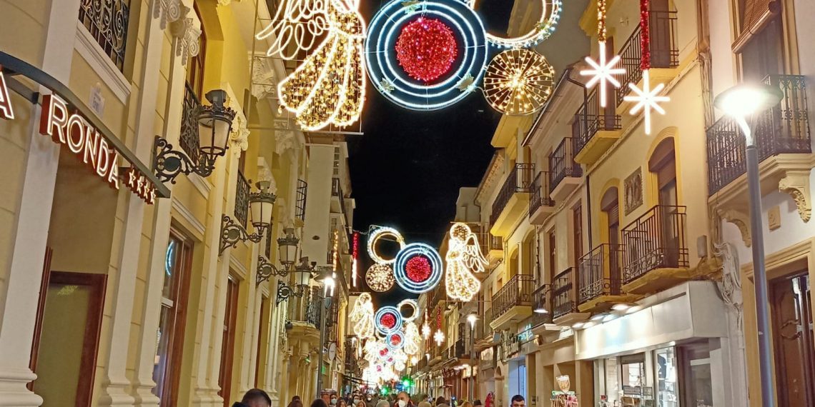 Ronda disfruta ya de la magia de la Navidad con el encendido de su alumbrado