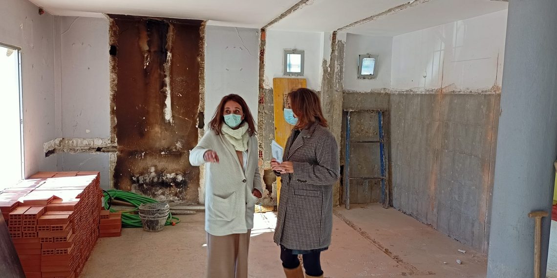 El Ayuntamiento invierte 40.000 euros en el acondicionamiento y reforma del centro cívico de la barriada de El Fuerte