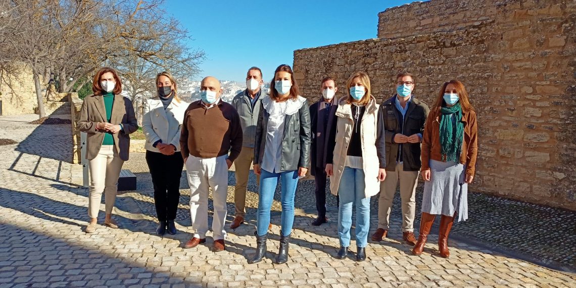 Fernández afirma que el PP ha cumplido ya con el 70% de sus compromisos electorales