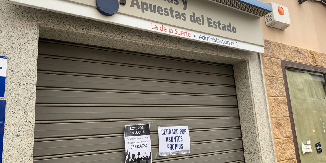 Administraciones de Lotería de Ronda secundan hoy el cierre para exigir una actualización en las comisiones congeladas desde hace casi veinte años