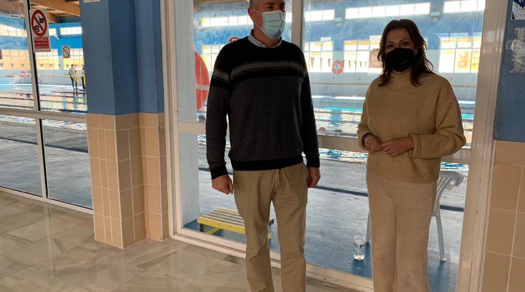 El Ayuntamiento instala un nuevo sistema de desinfección de la piscina municipal cubierta por luces ultravioleta