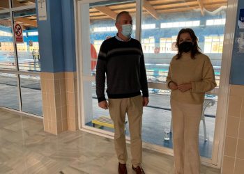 El Ayuntamiento instala un nuevo sistema de desinfección de la piscina municipal cubierta por luces ultravioleta