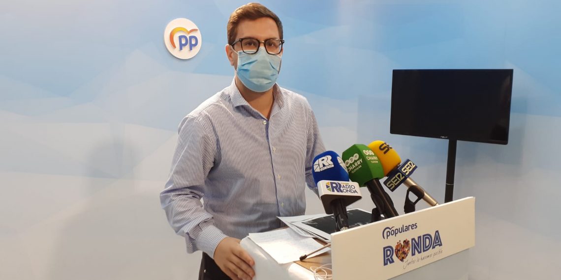 El PP exige al secretario provincial del PSOE que aparte a Cañestro de la actividad del partido