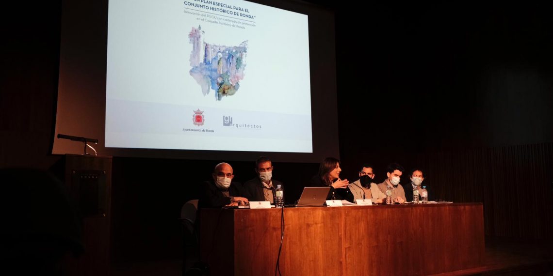 La alcaldesa anuncia que el Plan Especial de Protección del Conjunto Histórico de Ronda ya está publicado en el BOJA