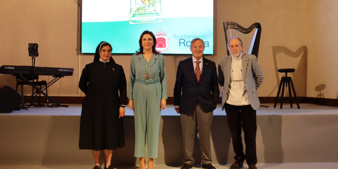 RONDA CONMEMORA EL DÍA DE ANDALUCÍA CON UNA GALA DONDE HA ENTREGADO VARIOS RECONOCIMIENTOS.￼