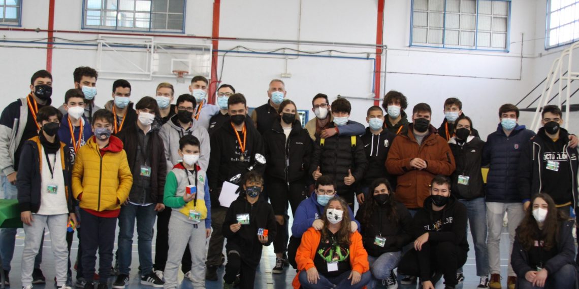 Ronda acoge un campeonato de cubo de Rubik con medio centenar de competidores de varios países