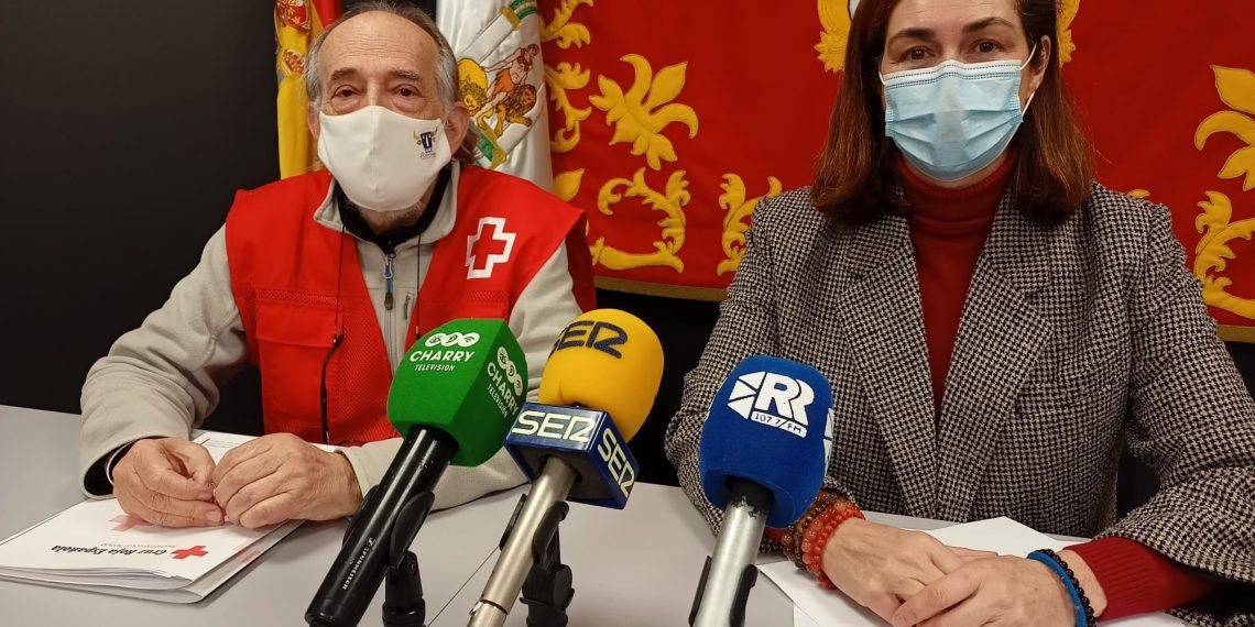 El Ayuntamiento y Cruz Roja establecen líneas de teléfono para canalizar las ayudas destinadas al pueblo ucraniano