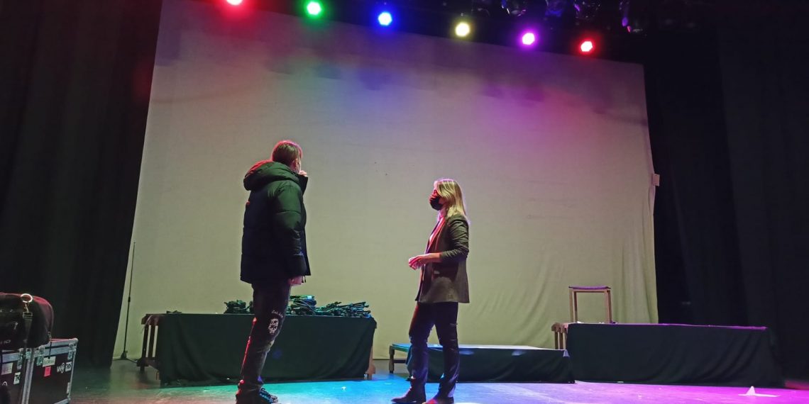 El Ayuntamiento de Ronda cambia la iluminación del escenario del teatro municipal con nuevos focos más potentes y de tecnología LED