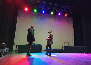 El Ayuntamiento de Ronda cambia la iluminación del escenario del teatro municipal con nuevos focos más potentes y de tecnología LED