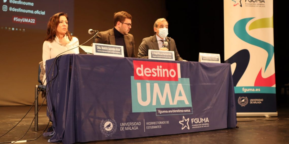 Casi 300 estudiantes de secundaria participan en una nueva edición de ‘Destino UMA’ para conocer la oferta académica de la Universidad de Málaga