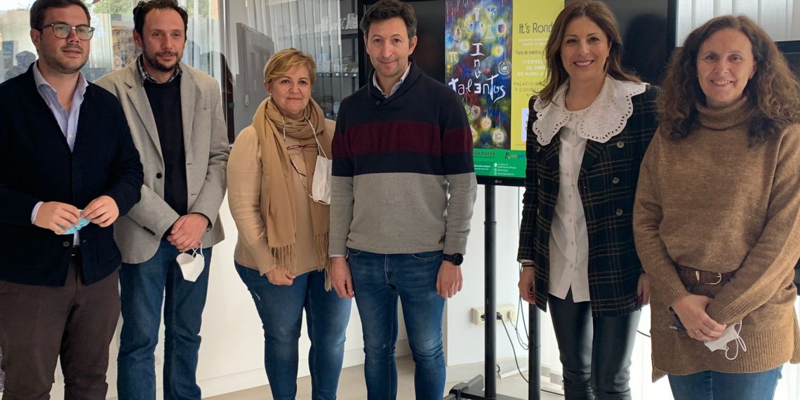 Hasta 25 centros escolares de la serranía participan en unas jornadas de difusión de talentos tecnológicos y culturales