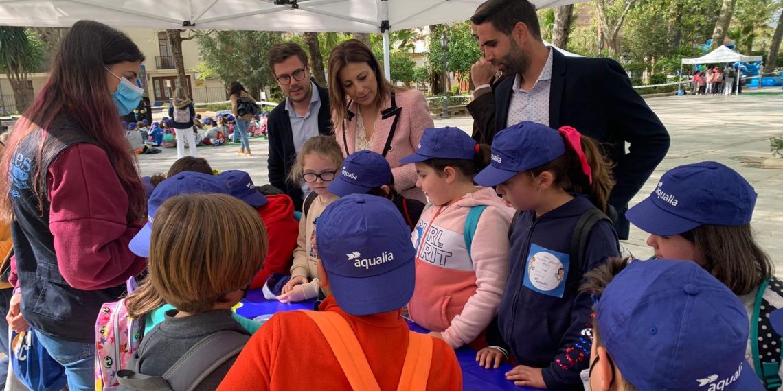 600 alumnos participan en las jornadas sobre el Día del Agua organizadas por la delegación de Educación y Aqualia