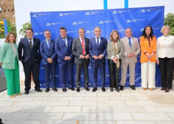 La Diputación entrega las Medallas de Oro de la Provincia a María Peláe, el Aeropuerto, Elías Bendodo, Miguel Ángel Herrera y la liga Provincial de Jábegas