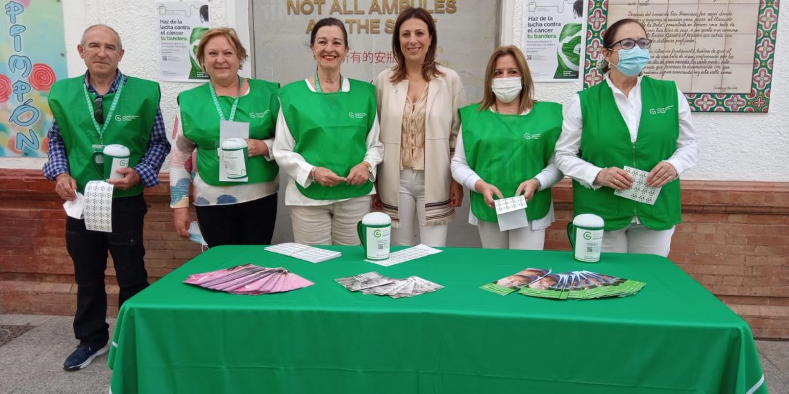 La AECC Ronda celebra su jornada de cuestación con una treintena de voluntarios