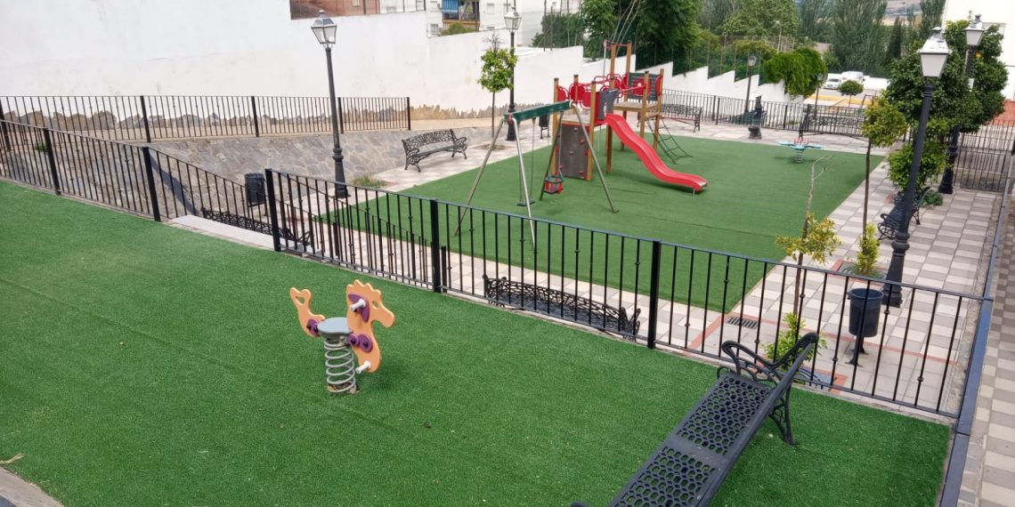 El Ayuntamiento licita la mejora de siete parques infantiles en varias barriadas de Ronda y en la pedanía de Los Prados