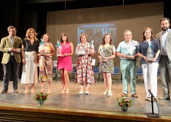 El Ayuntamiento de Ronda reconoce la entrega y el trabajo de profesores que se jubilan este curso