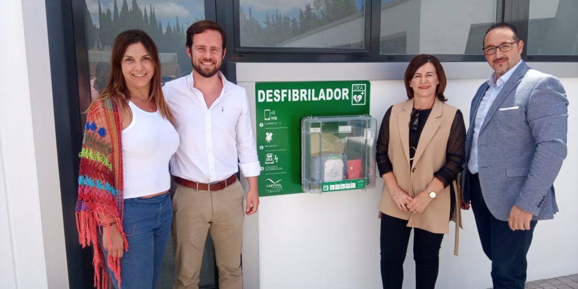 El Ayuntamiento instala los siete primeros desfibriladores en dependencias municipales
