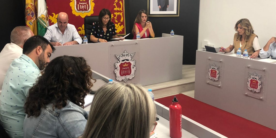 El pleno del Ayuntamiento da luz verde definitiva a la modificación del vial paralelo a la vía del tren que dotará a la zona de mayor seguridad