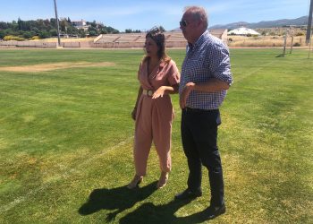 El Ayuntamiento sustituirá el césped del campo de fútbol de la Ciudad Deportiva