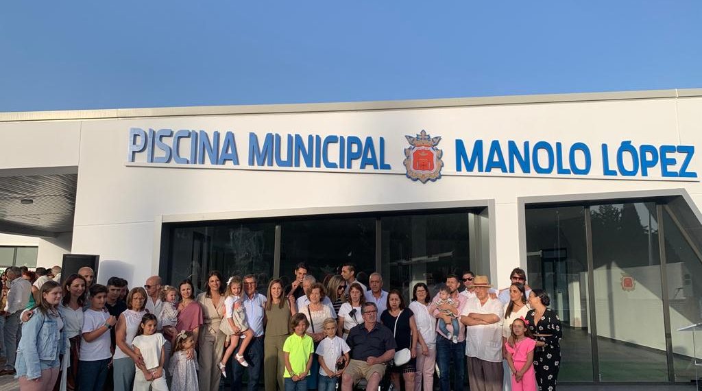 Ronda estrena una piscina municipal al aire libre con capacidad para más de mil personas.