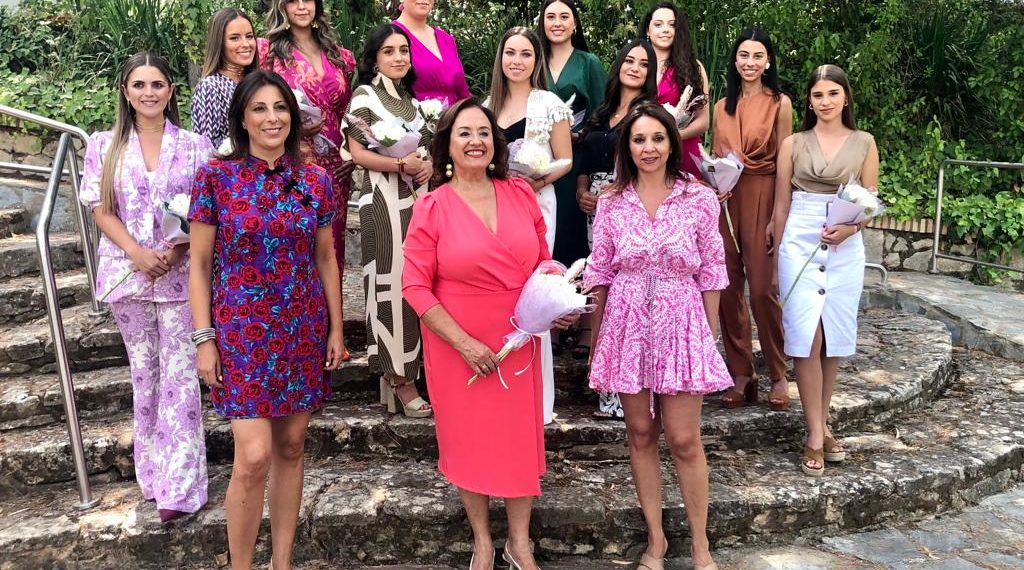 El Ayuntamiento presenta a las Damas Goyescas y a la presidenta como acto previo a las Fiestas de Pedro Romero (incluye galería fotográfica)