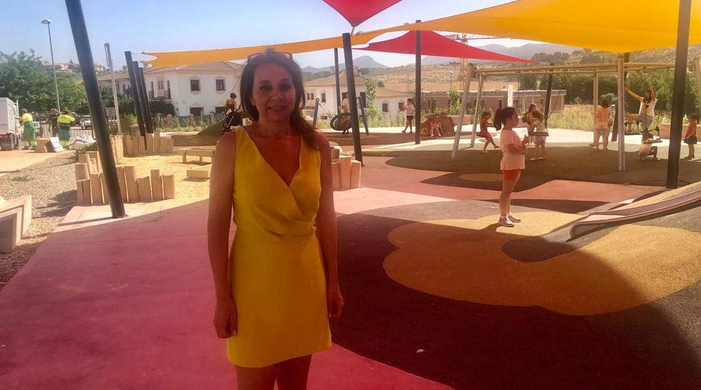 El Ayuntamiento invierte 25.000 euros en la instalación de sombras en el parque de la Cruz de San Jorge