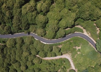 Pujerra realiza mejoras en el camino a Jubrique