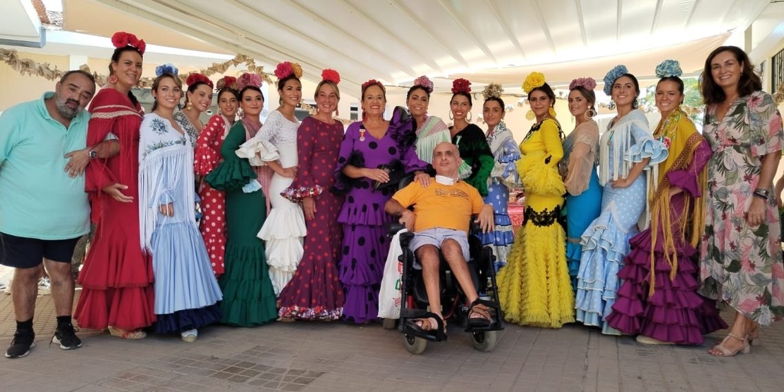 La presidenta y las Damas Goyescas realizan el tradicional recorrido por colectivos y asociaciones de la ciudad