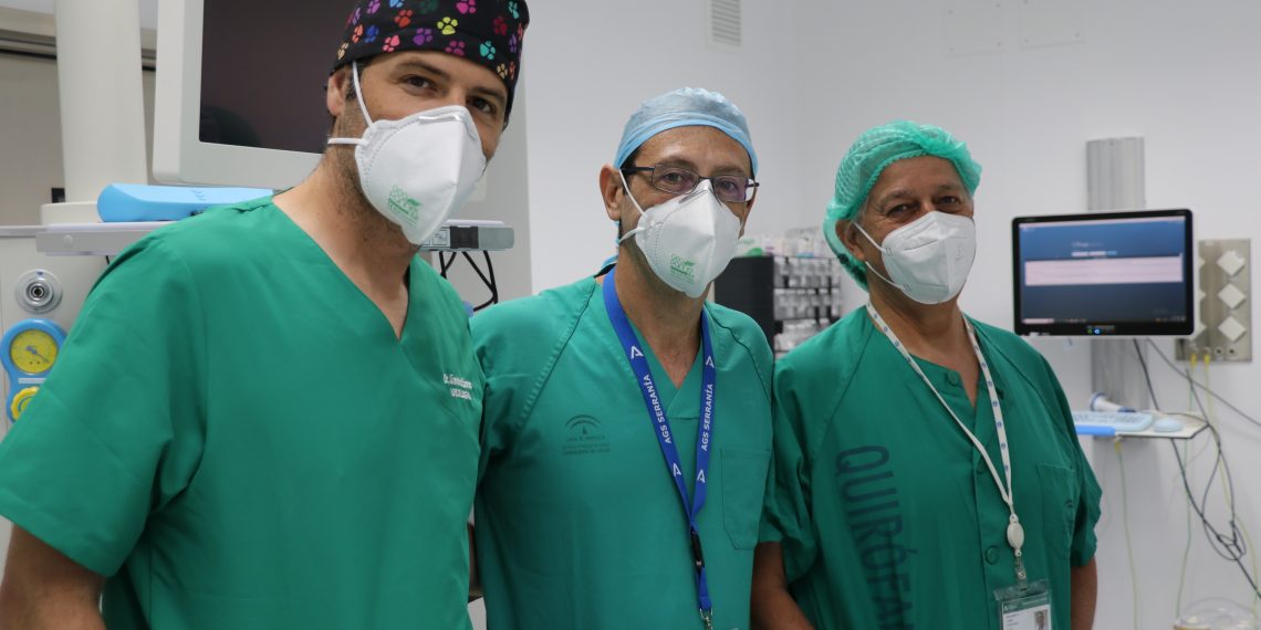 Estudian la implantación de la cirugía laparoscópica en cáncer de próstata en el Hospital de la Serranía de Ronda
