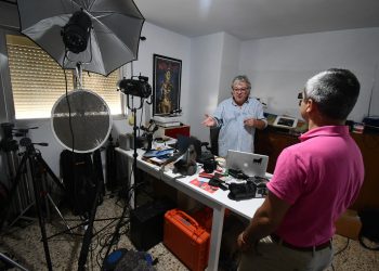 El artista Sebastina Hedgecoe fija su residencia en Genalguacil