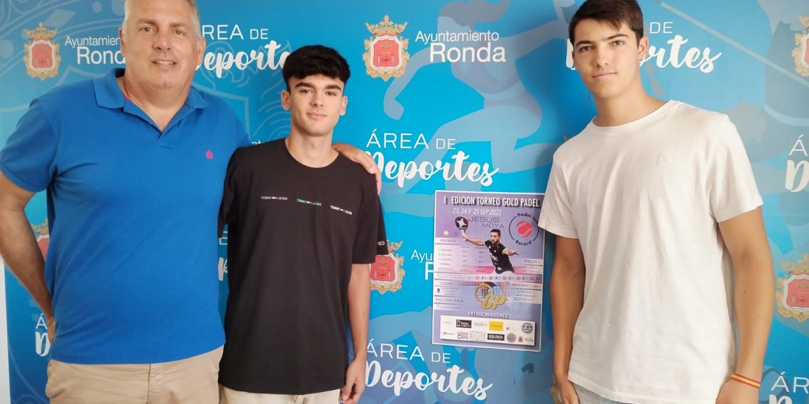 El Ayuntamiento de Ronda muestra su apoyo al I Torneo Gold Padel organizado por jóvenes rondeños