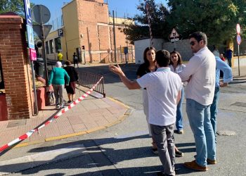 Arrancan las obras de la pasarela peatonal sobre el paso a nivel, que permitirán mejorar la seguridad de los transeúntes en El Fuerte