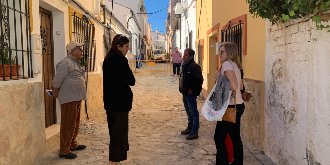 El Ayuntamiento inicia las obras de la calle Pinsapar que mejorarán el saneamiento en la zona