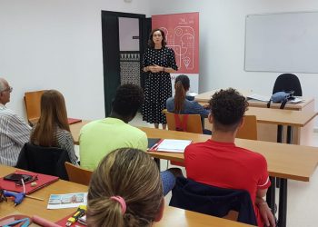 El Ayuntamiento y Diputación anuncian la octava convocatoria del programa ‘Enrédate+’ con un curso de ‘Atención en sala en restaurante bar’