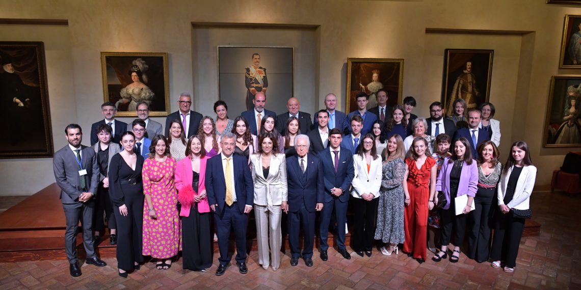 LA REAL MAESTRANZA DE CABALLERÍA DE RONDA PREMIA EL ESFUERZO EN LA EDUCACIÓN EN SU XXV EDICIÓN DE BECAS Y PREMIOS