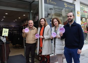 El Ayuntamiento pone en marcha una campaña en comercios locales para sensibilizar contra la violencia hacia las mujeres