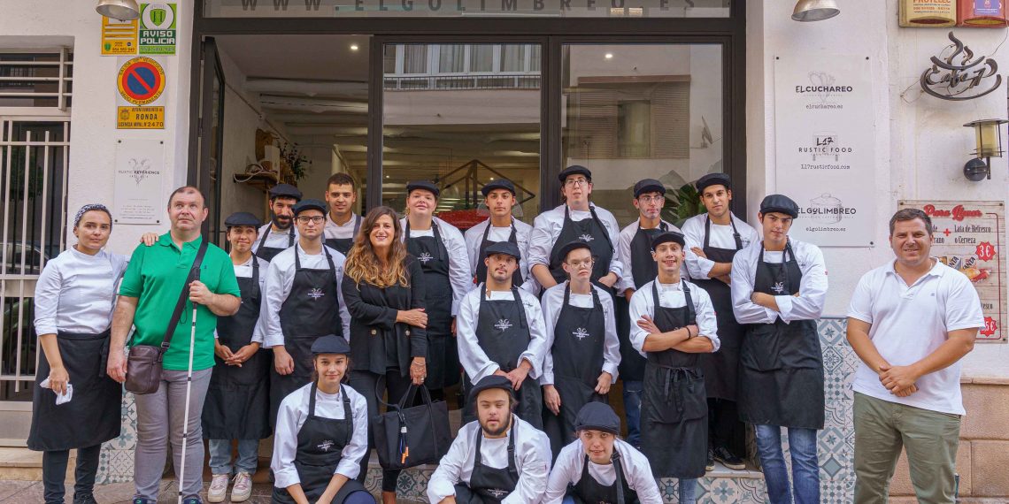 Fundación Unicaja Ronda respalda un curso más las becas de formación en cocina de la asociación ‘La Aldea’