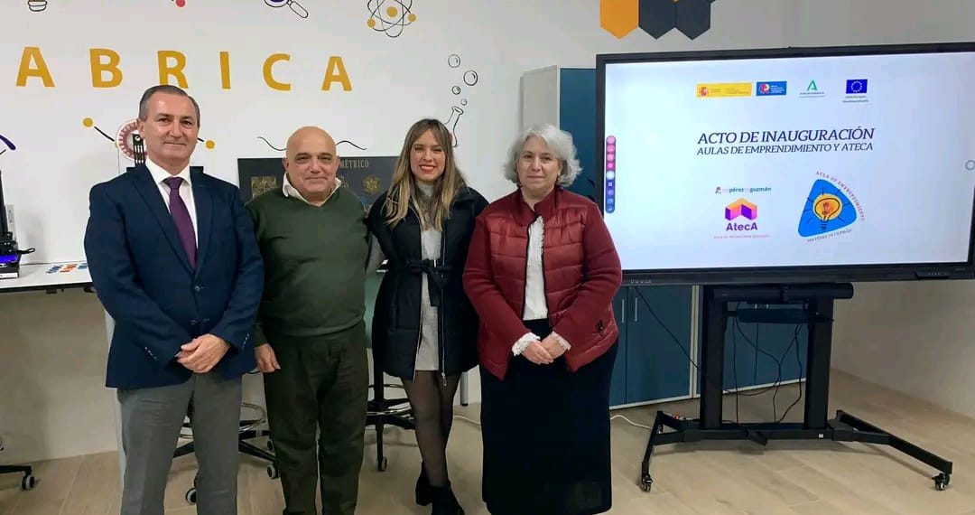 El IES Pérez de Guzmán inaugura un aula de emprendimiento y otra de tecnología aplicada