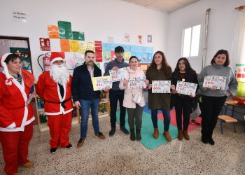 Cartajima entrega ayuda a las familias con hijos del municipio