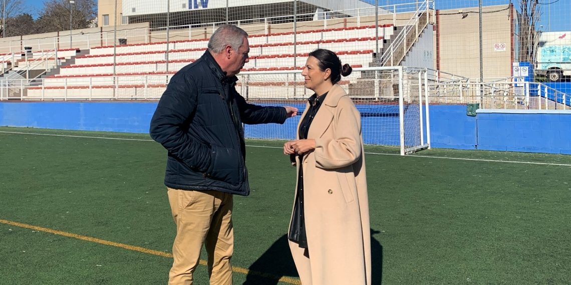 El Ayuntamiento invertirá 217.000 en la instalación de una cubierta en el graderío en el campo de fútbol del polideportivo El Fuerte