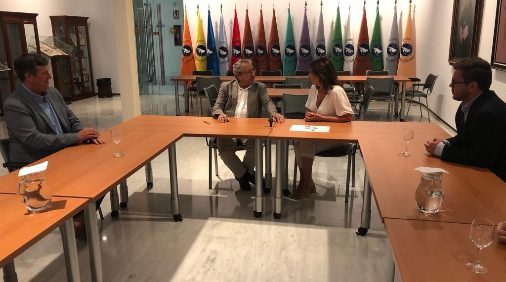 El Ayuntamiento entrega a la UMA el estudio de viabilidad para la implantación del grado de Fisioterapia