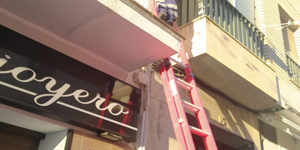 El Ayuntamiento avanza en el Plan de Eficiencia Energética instalando luces LED en calle Infante, Virgen de la Paz