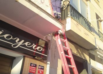 El Ayuntamiento avanza en el Plan de Eficiencia Energética instalando luces LED en calle Infante, Virgen de la Paz