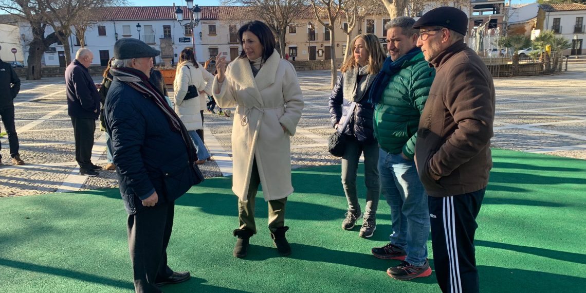 El Ayuntamiento renueva el parque infantil de plaza Ruedo Alameda